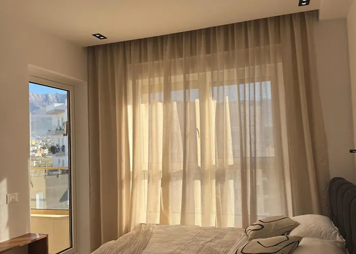 Urban Oasis East Of アパート