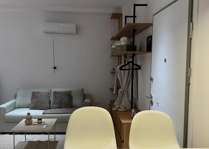 Urban Oasis East Of アパート ティラナ